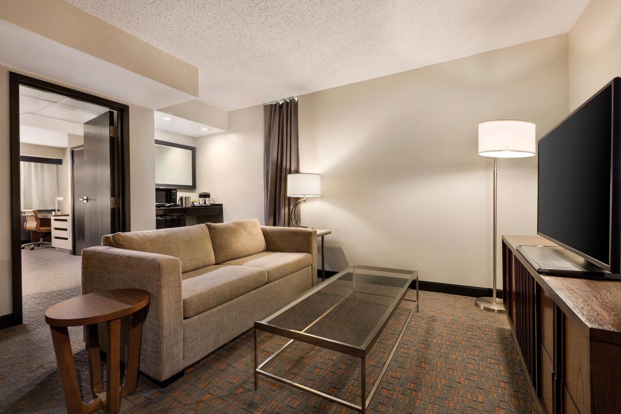 Wyndham Smith Center Hotel